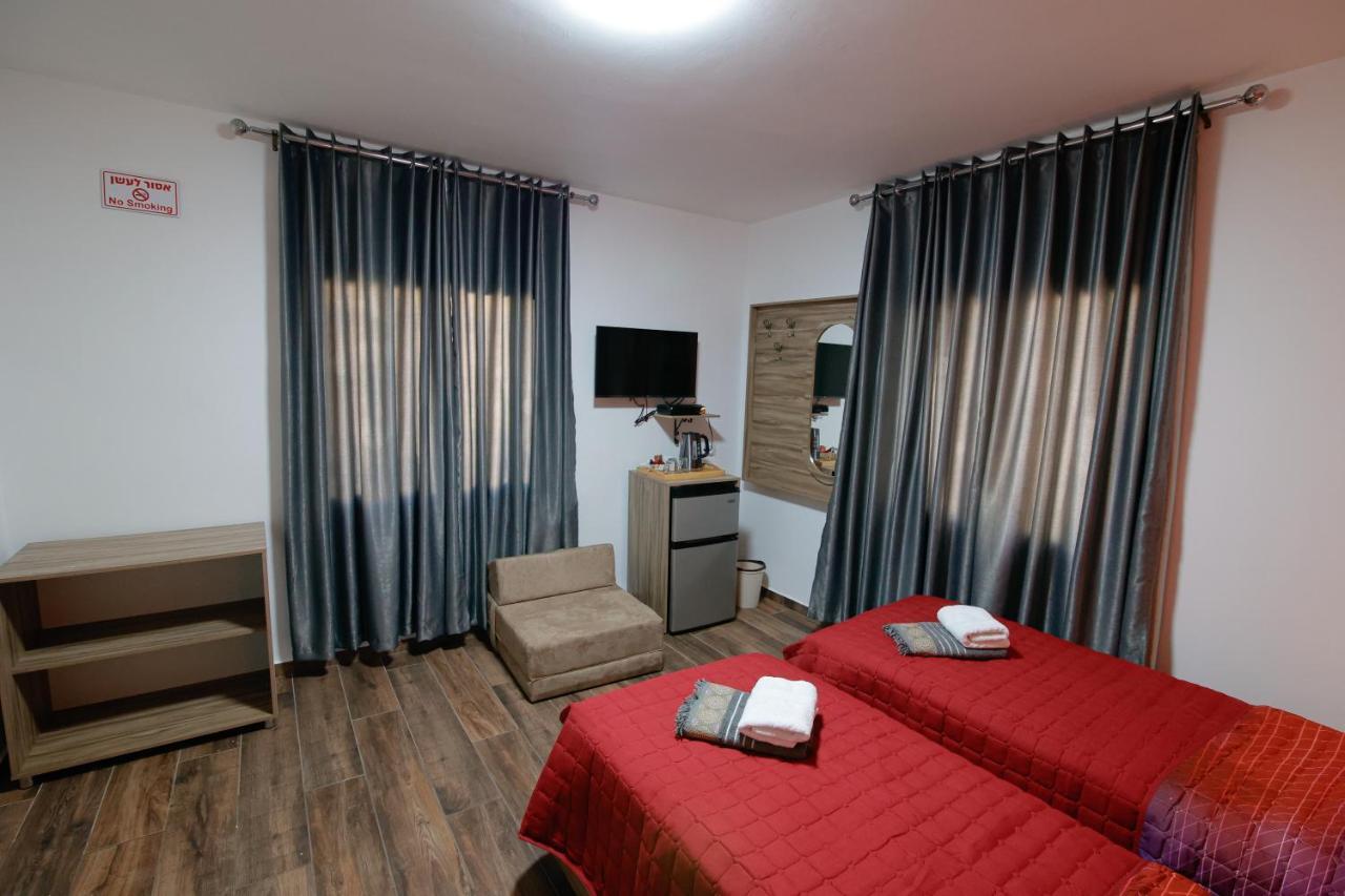 Louis Guesthouse Назарет Екстериор снимка
