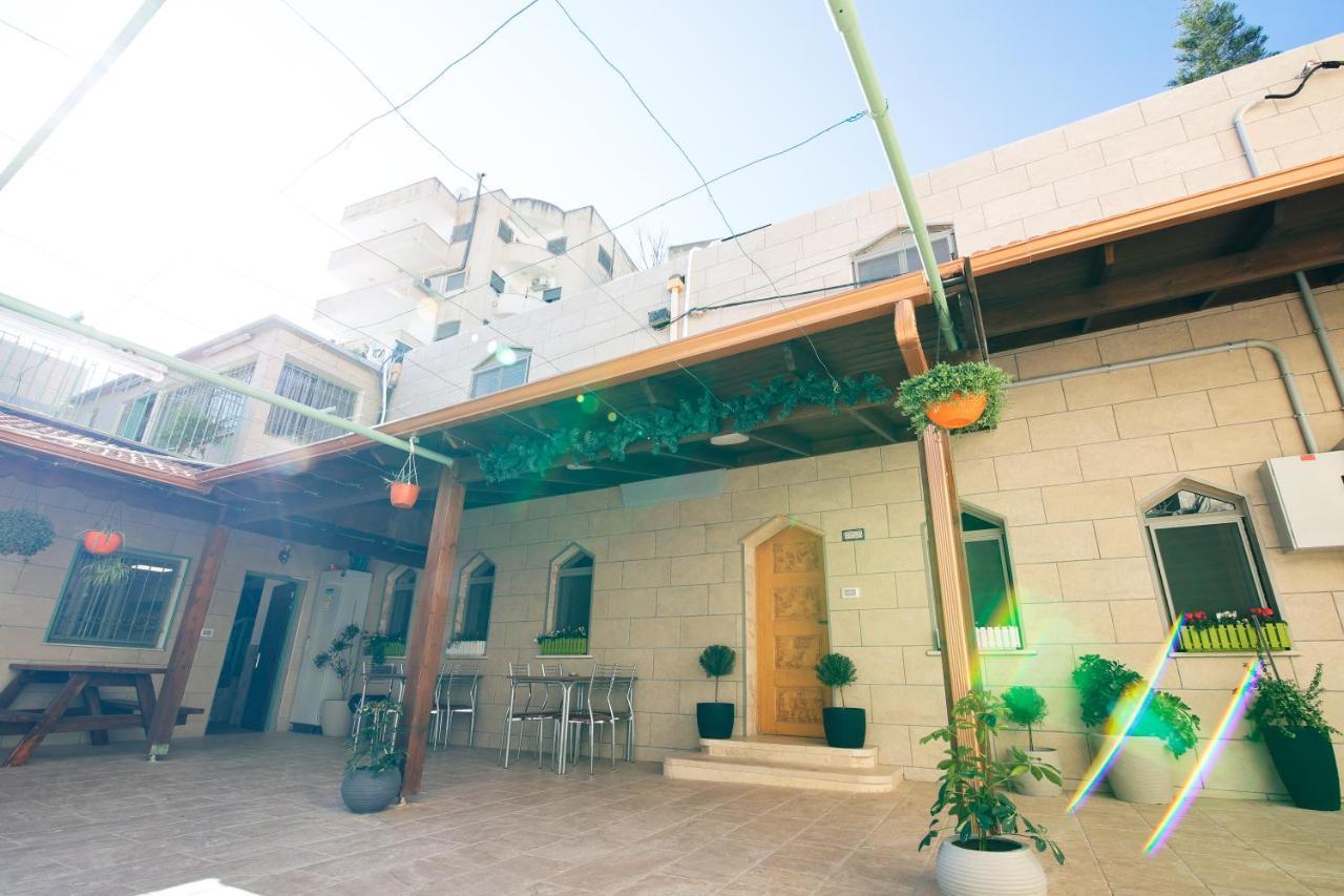 Louis Guesthouse Назарет Екстериор снимка