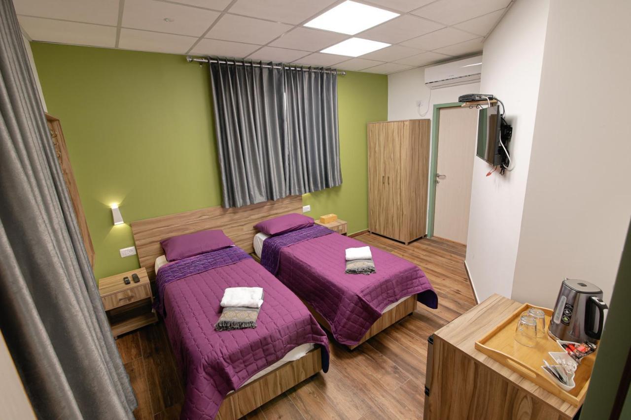 Louis Guesthouse Назарет Екстериор снимка