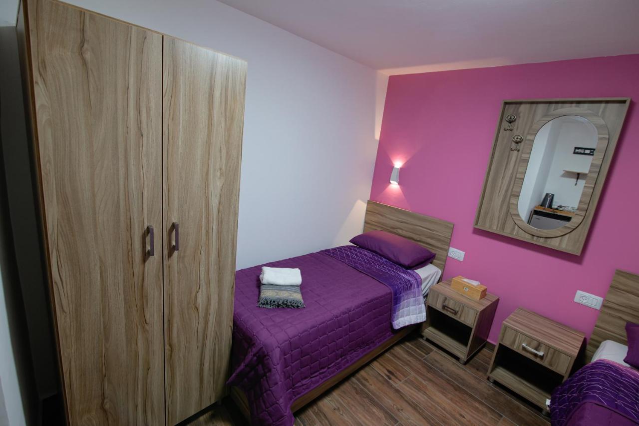 Louis Guesthouse Назарет Екстериор снимка